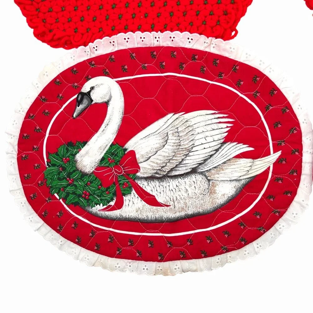 6 PC CHRISTMAS TABLE LINENS RUNNER PLACEMATS POTHOLDER SWAN POINSETTIA CROCHET